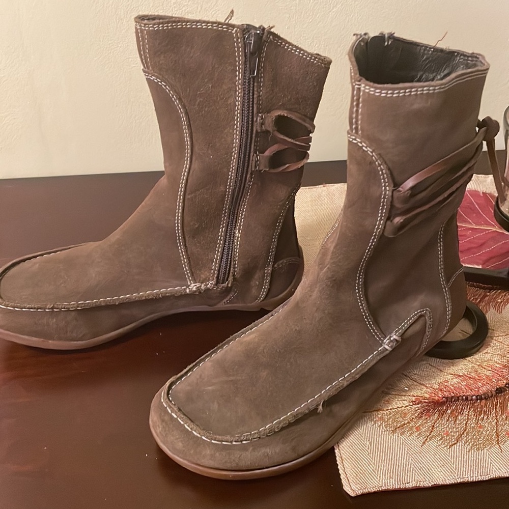 Barbo Leather Women’s Boots.
